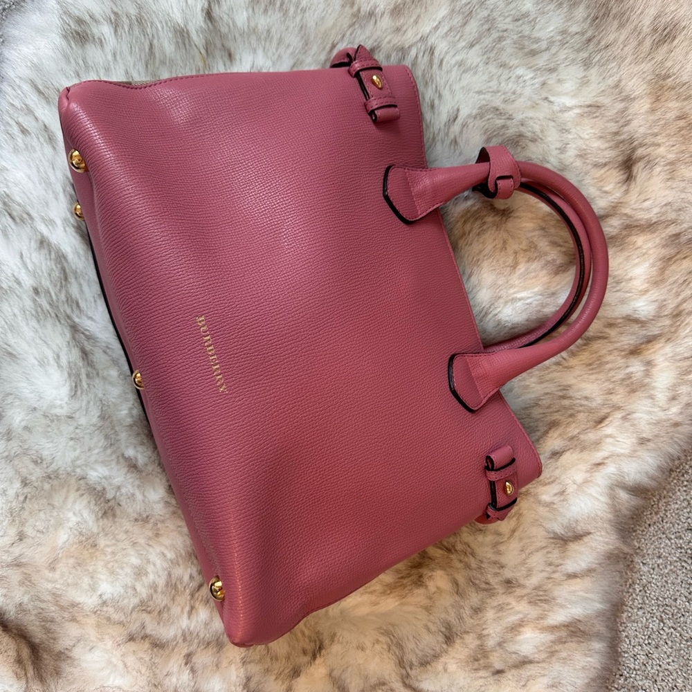 Burberry house check banner bag medium
